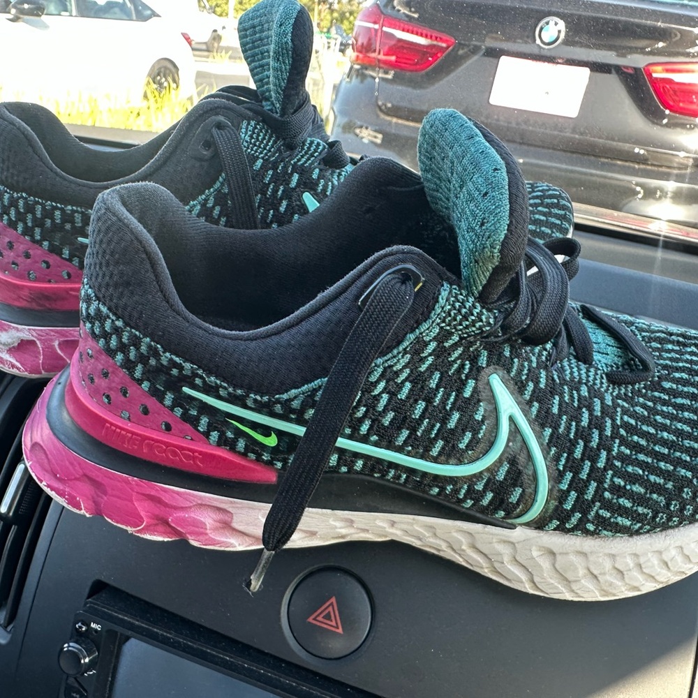 Nike Black and Pink Athletic Shoes with Performance Mesh